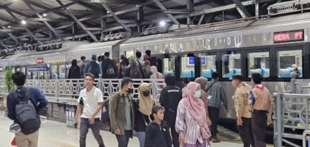 Peningkatan 6 Persen Pengguna KAI Commuter Selama Masa Angkutan Lebaran 2024