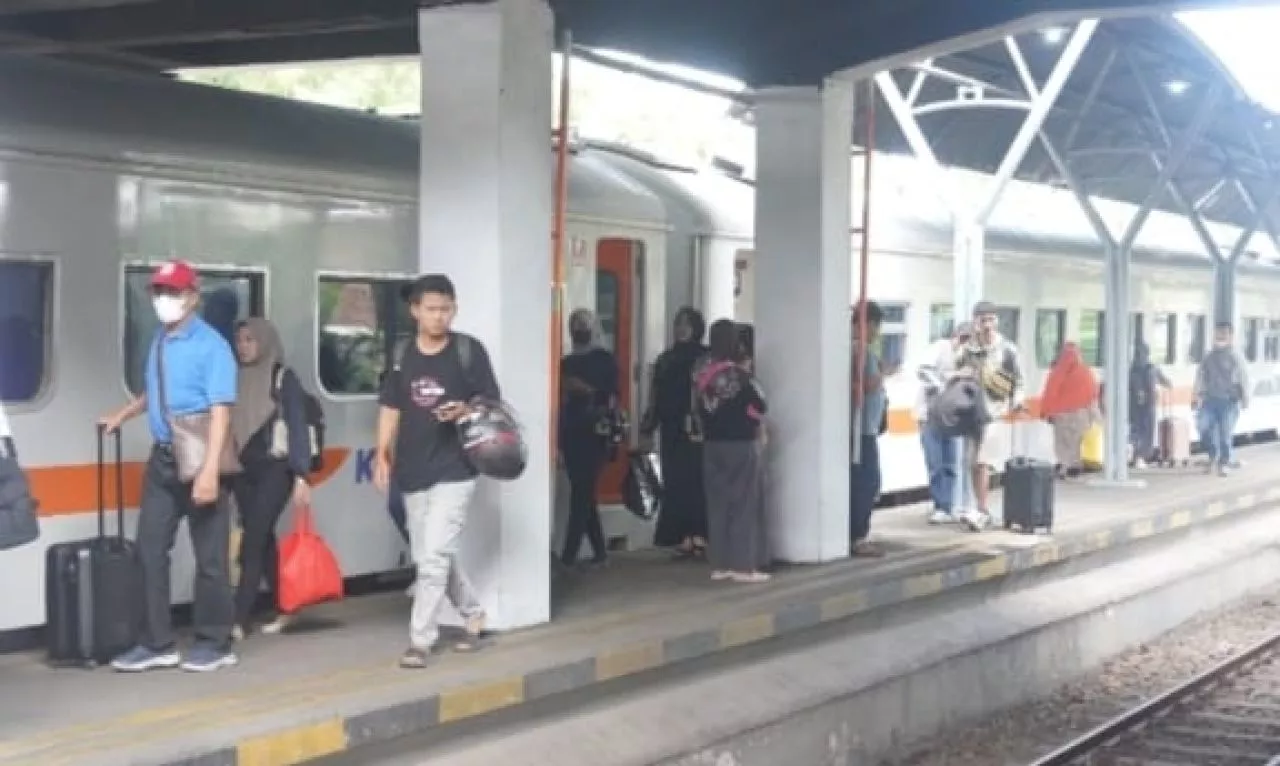 Sambut Libur Isa Almasih, KAI Daop 8 Surabaya Bakal Operasikan 47 Rute Perjalanan KA