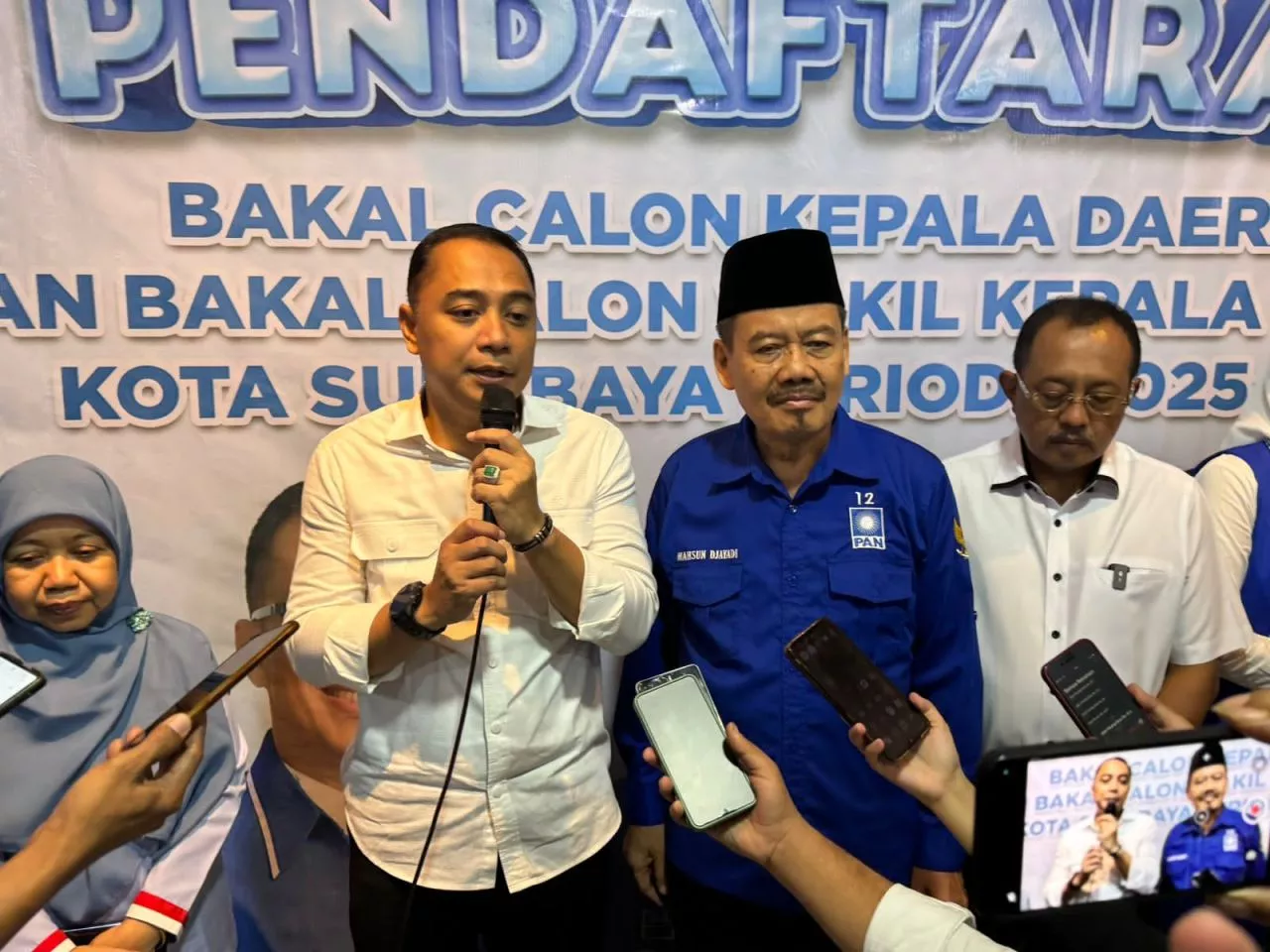 Eri Cahyadi-Armuji Daftar Bacawali dan Bacawawali ke PAN Kota Surabaya 