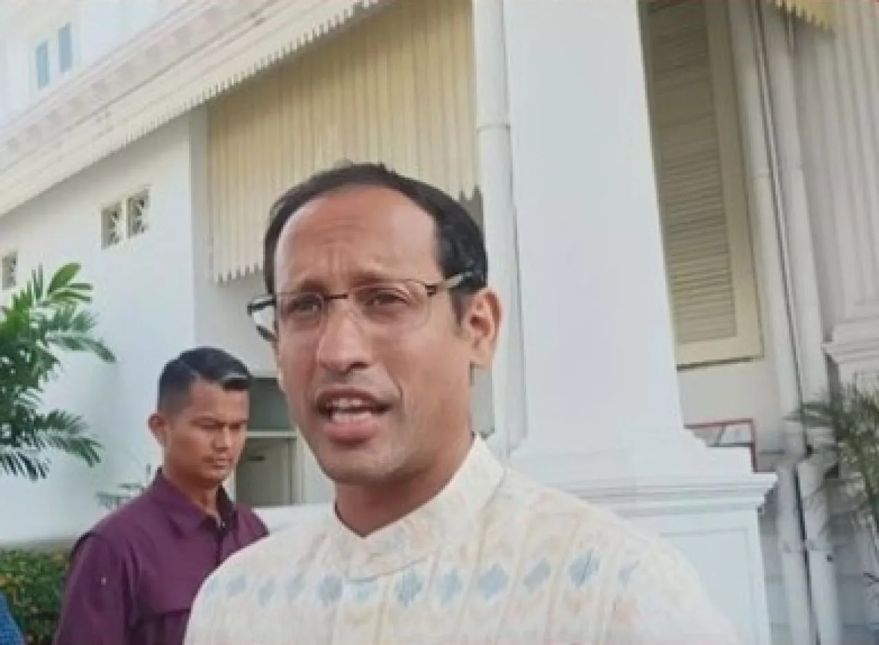 Setelah Bertemu Jokowi, Nadiem Umumkan UKT Batal Naik Tahun Ini