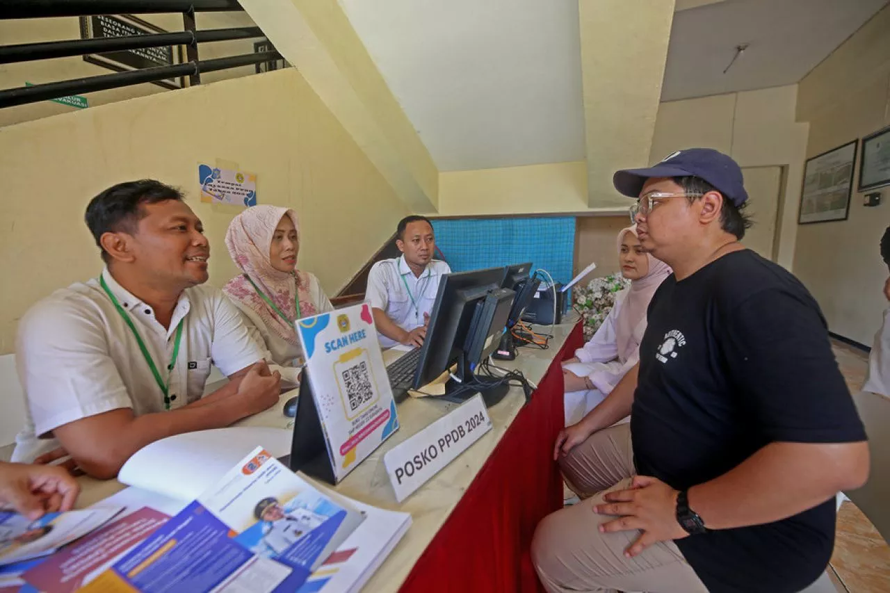 Semua SD dan SMP Di Surabaya Buka Posko PPDB