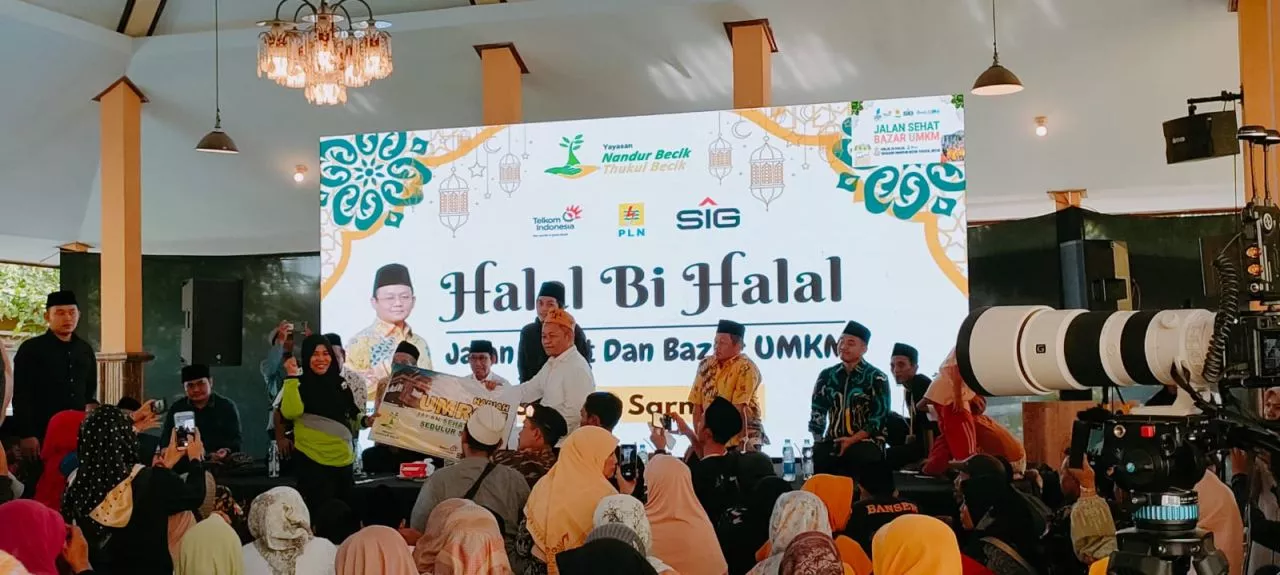 Ribuan Warga Tulungagung Meriahkan Jalan Sehat dan Halal Bihalal Bersama Sarmuji