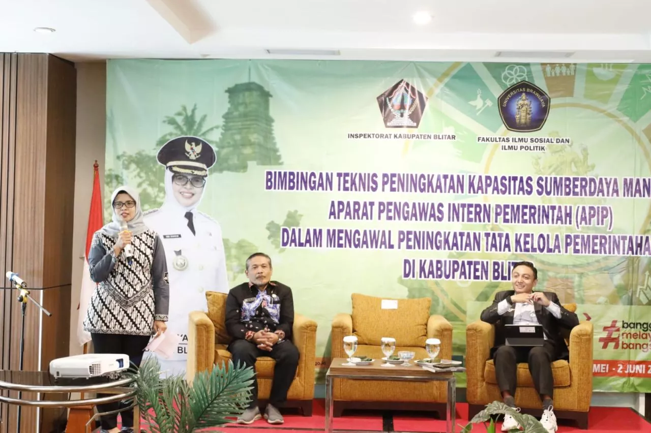 Buka Bimtek Peningkatan Kapasitas SDM APIP, Ini Pesan Bupati Blitar