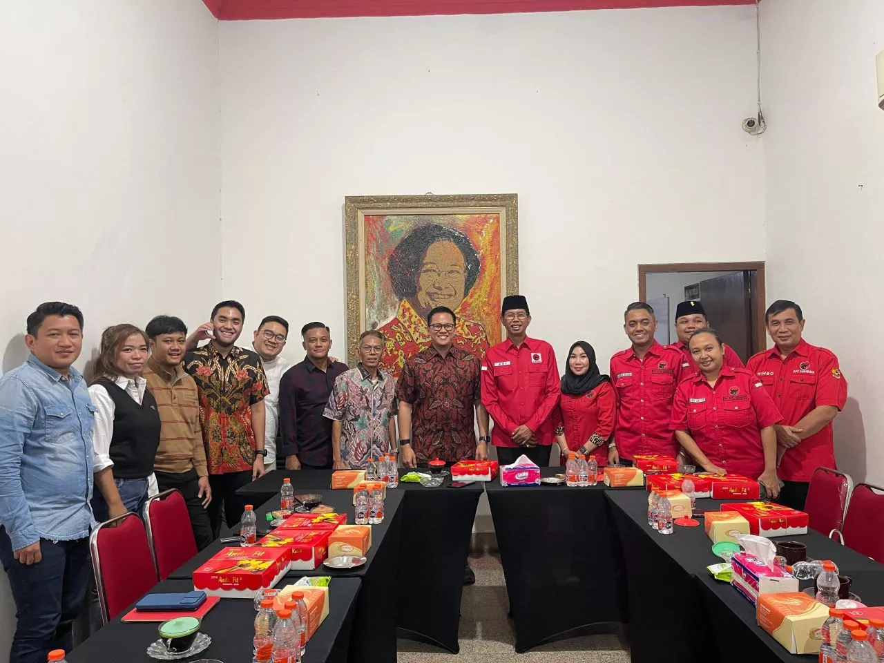 Bertemu DPC PDIP Surabaya, Ketua Kadin Bahas Pengembangan Potensi Ekonomi Perkotaan
