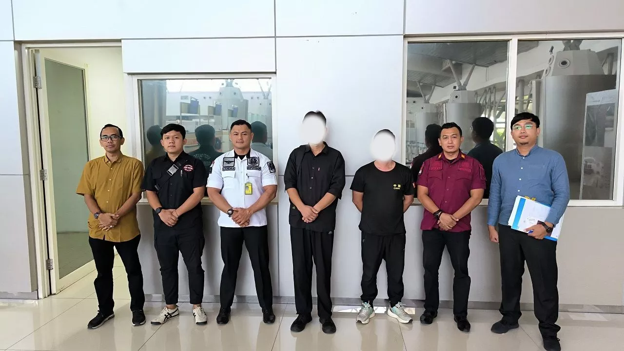 Langgar Aturan Keimigrasian, 2 WNA China Dideportasi Imigrasi Tanjung Perak