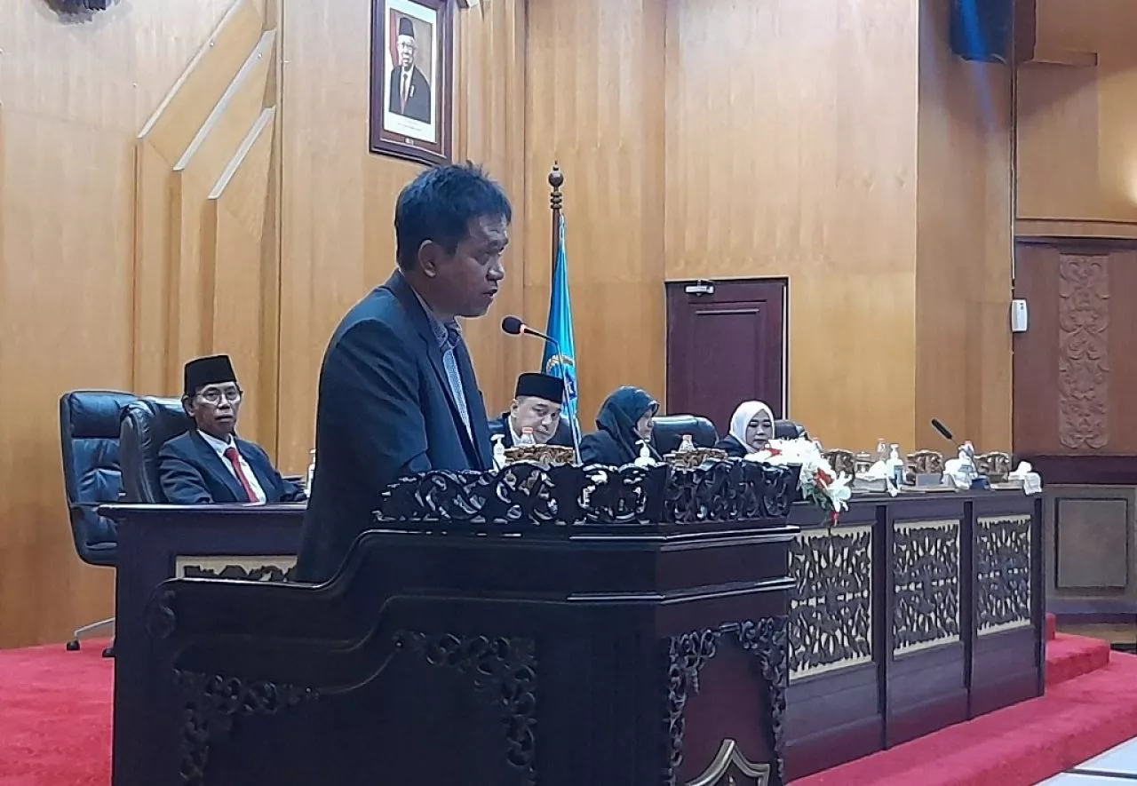 Fraksi Demokrat-NasDem Singgung Dimajukannya Penetapan APBD, Walikota Eri Berdalih Tidak Tahu