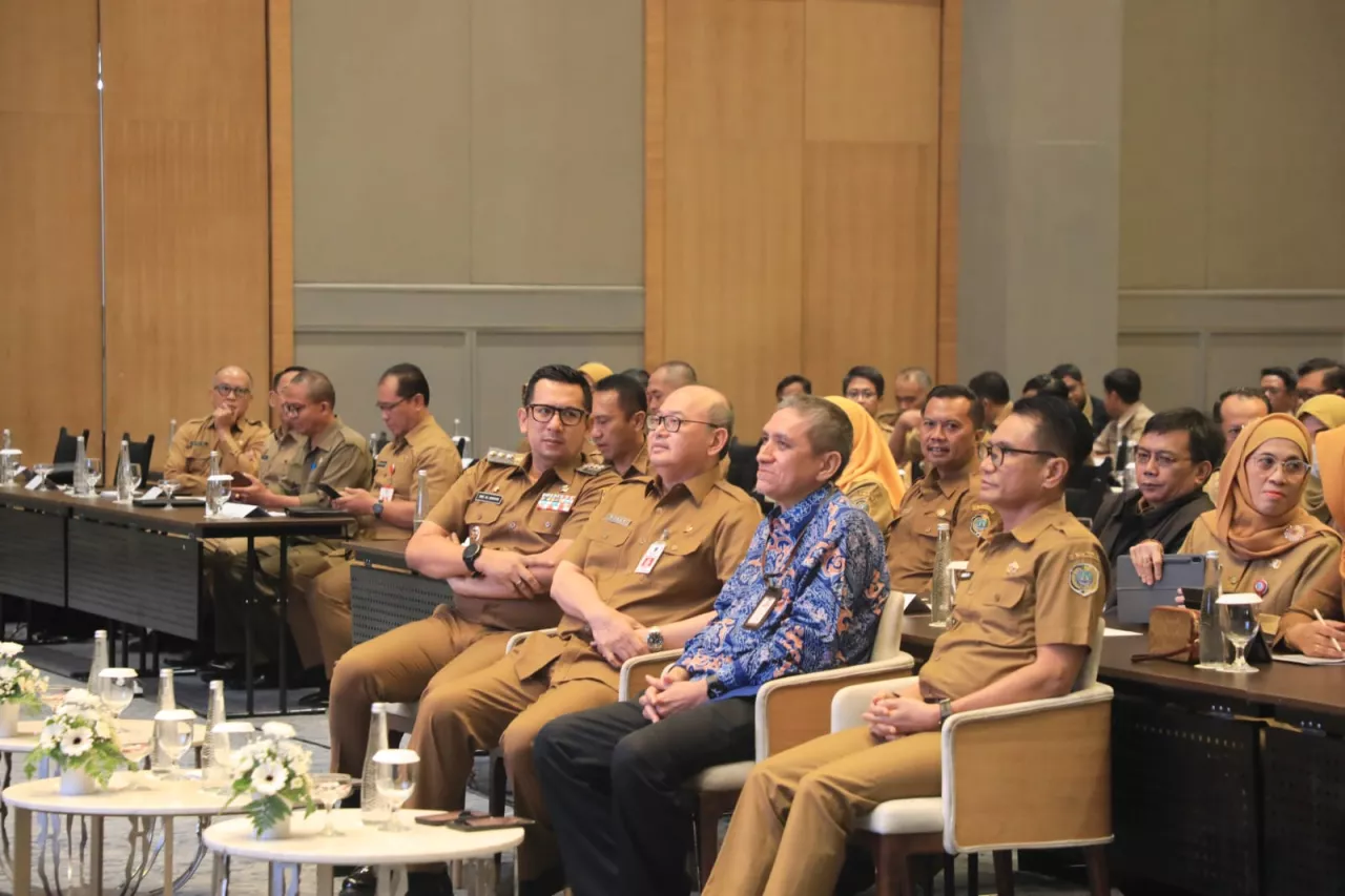 Pj. Sekdaprov Jatim Minta Evaluasi SAKIP Munculkan Perubahan Berdampak Pada Pelayanan Publik