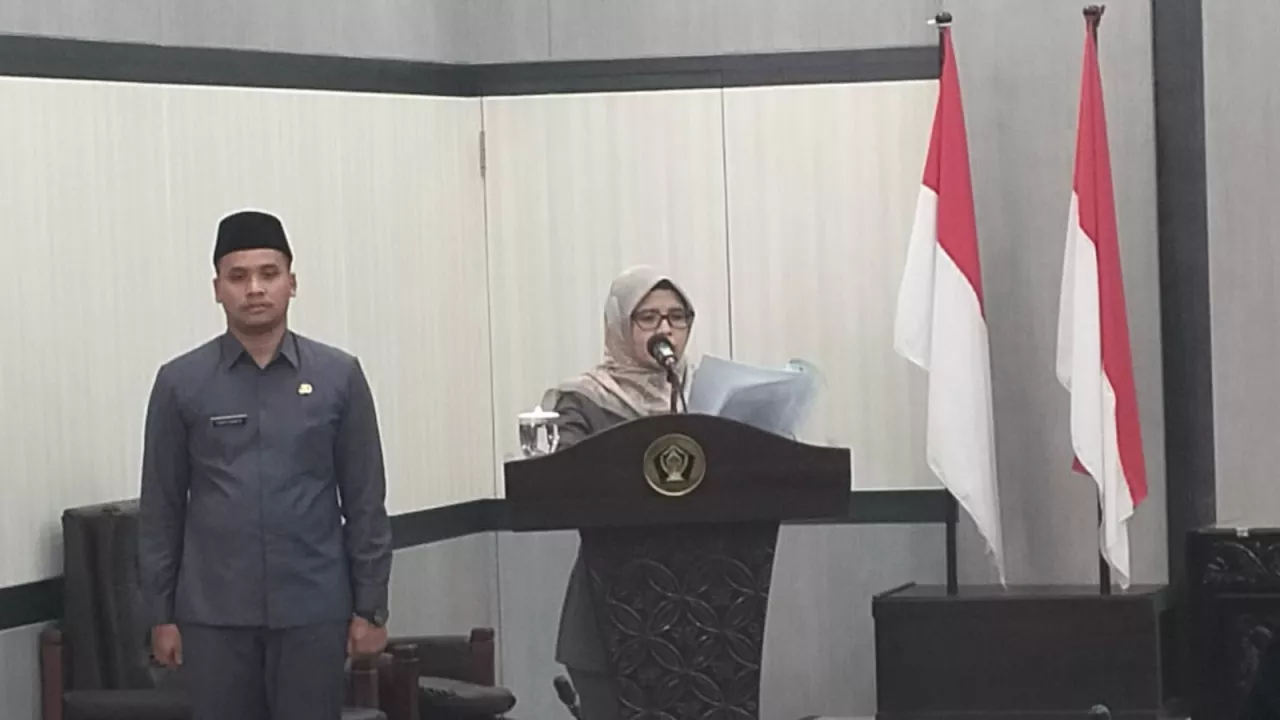 Bupati Blitar Sampaikan Penjelasan KUA PPAS Tahun 2025 di Rapat Paripurna DPRD