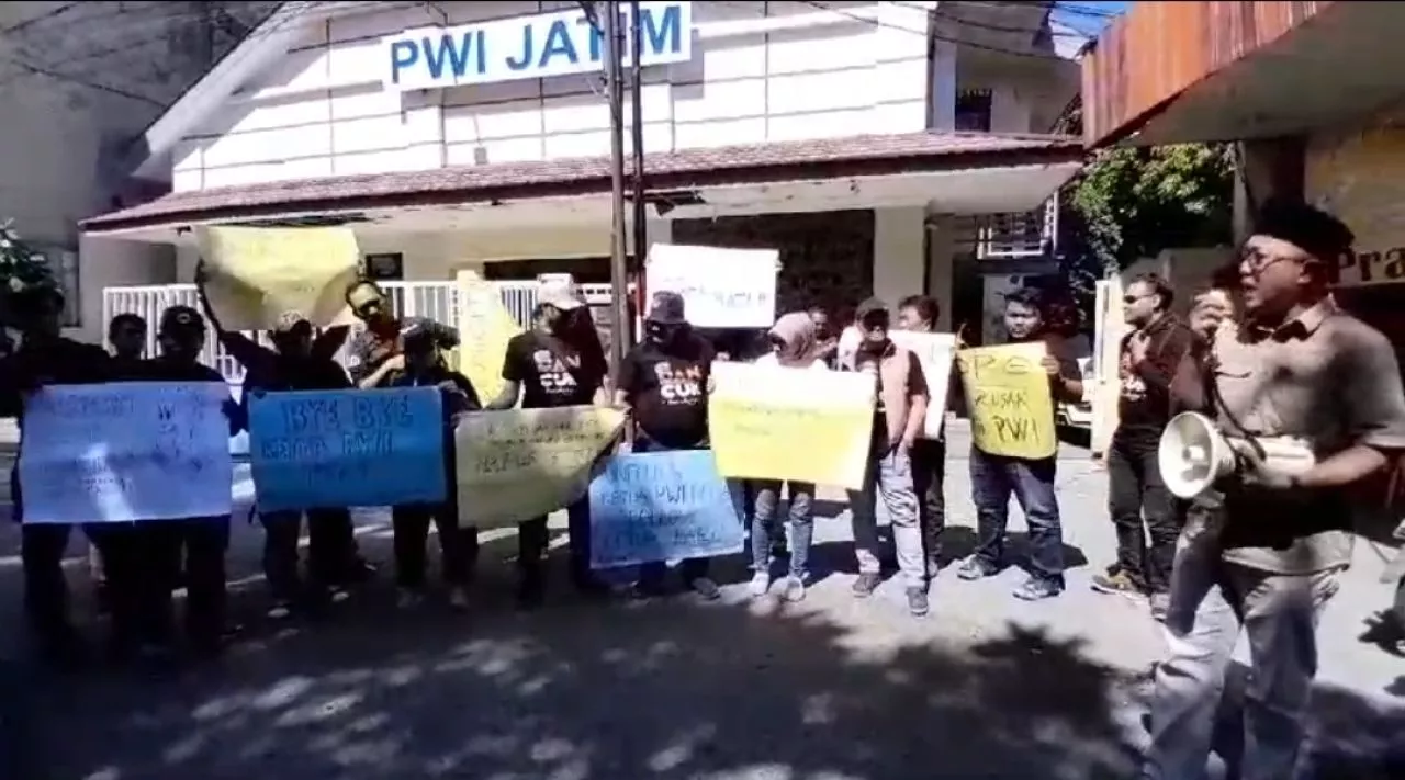 Kisruh di PWI Pusat, Puluhan Wartawan Jatim Tuntut KLB