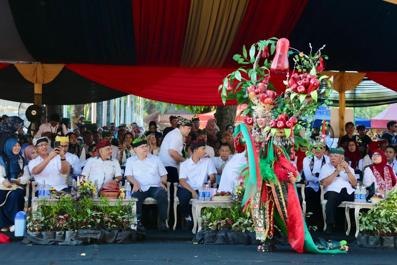 Pj. Sekdaprov Jatim Bangga Banyuwangi Ethno Carnival Menjadi Bagian Karisma Event Nusantara