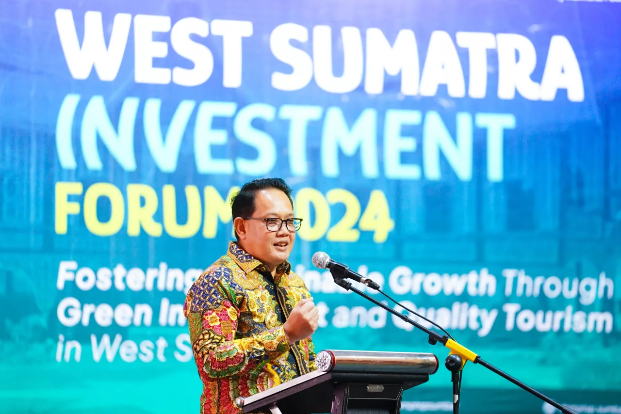 Pj Gubernur Jatim Adhy Karyono Hadiri West Sumatera Investment Forum 2024