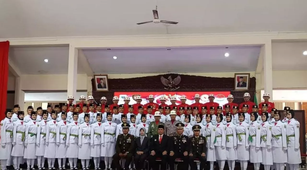 Pj. Bupati Bondowoso Kukuhkan Anggota Paskibraka