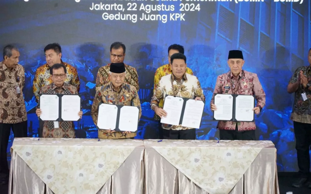 Pemkab Sidoarjo Tandatangani Perjanjian Kerjasama BUMN Dan BUMD pada Sektor Pengelolaan Sampah
