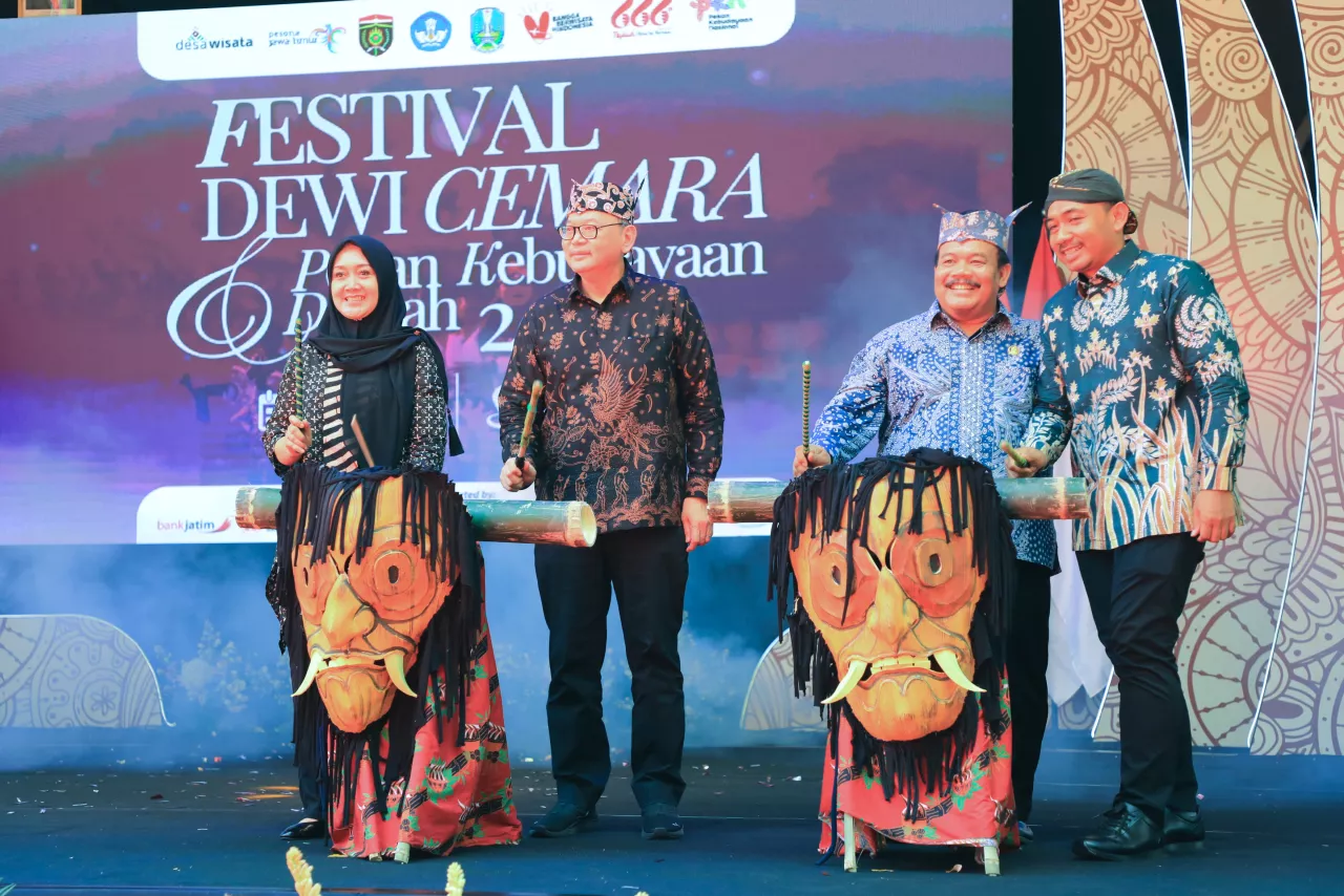 Plh. Gubernur Bobby Buka Festival Dewi Cemara dan Pekan Kebudayaan Daerah 2024
