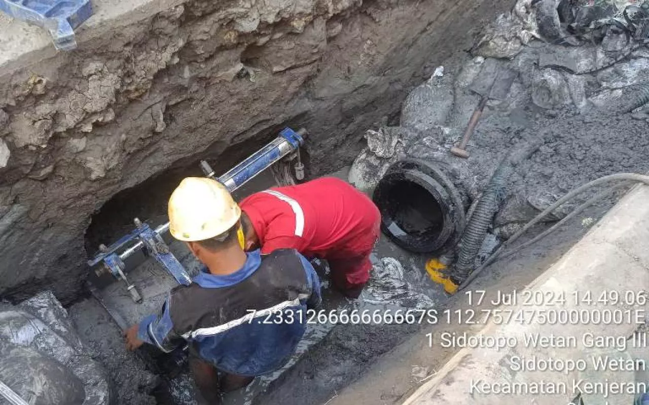 Rehabilitasi Pipa PDAM Surabaya Dipuji Warga: Air Kini Mengalir Lebih Bersih, Terima Kasih pak Wali