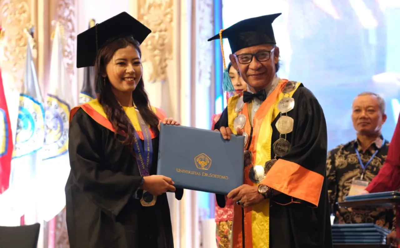 Wisuda Unik, Lulusan Terbaik, Fakultas Favorit