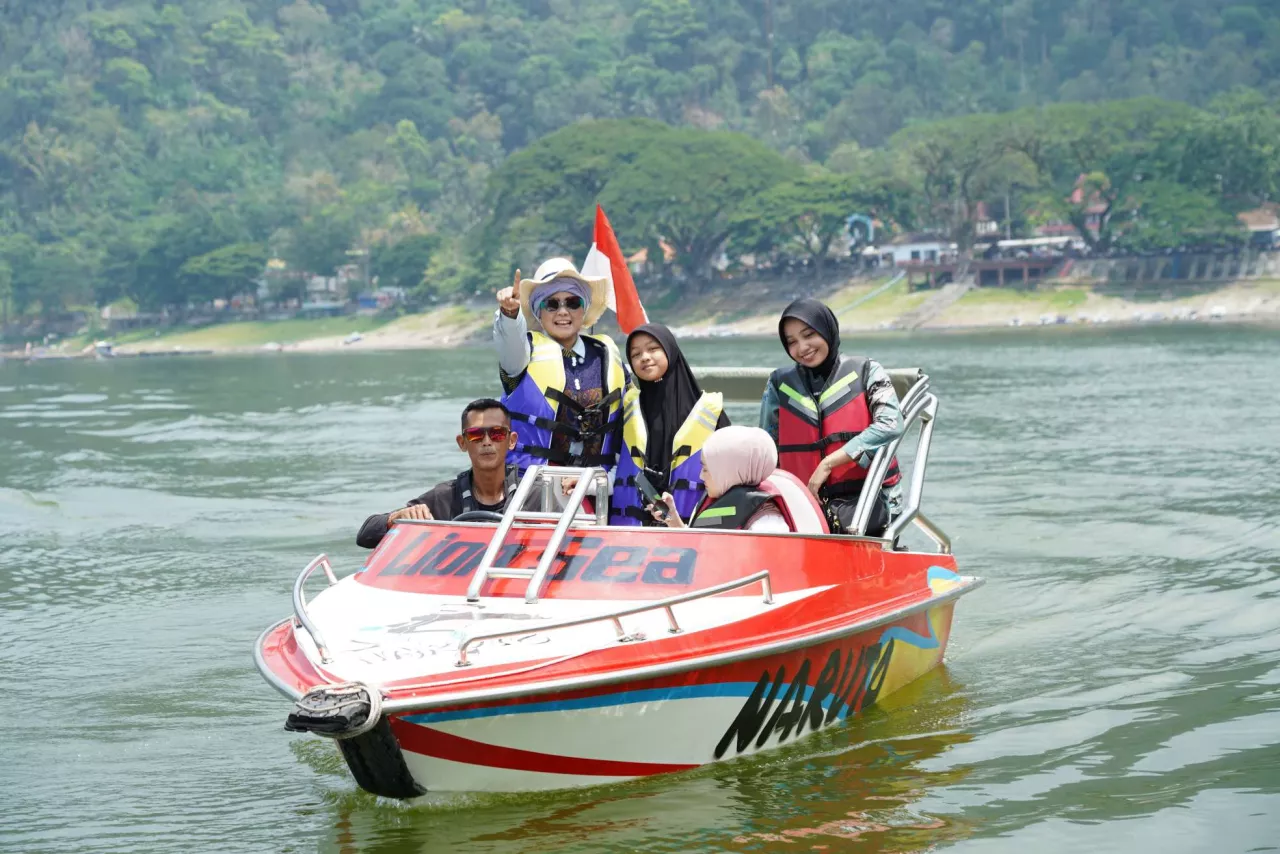 Luluk Berkomitmen Tingkatkan Potensi Wisata di Telaga Ngebel Ponorogo