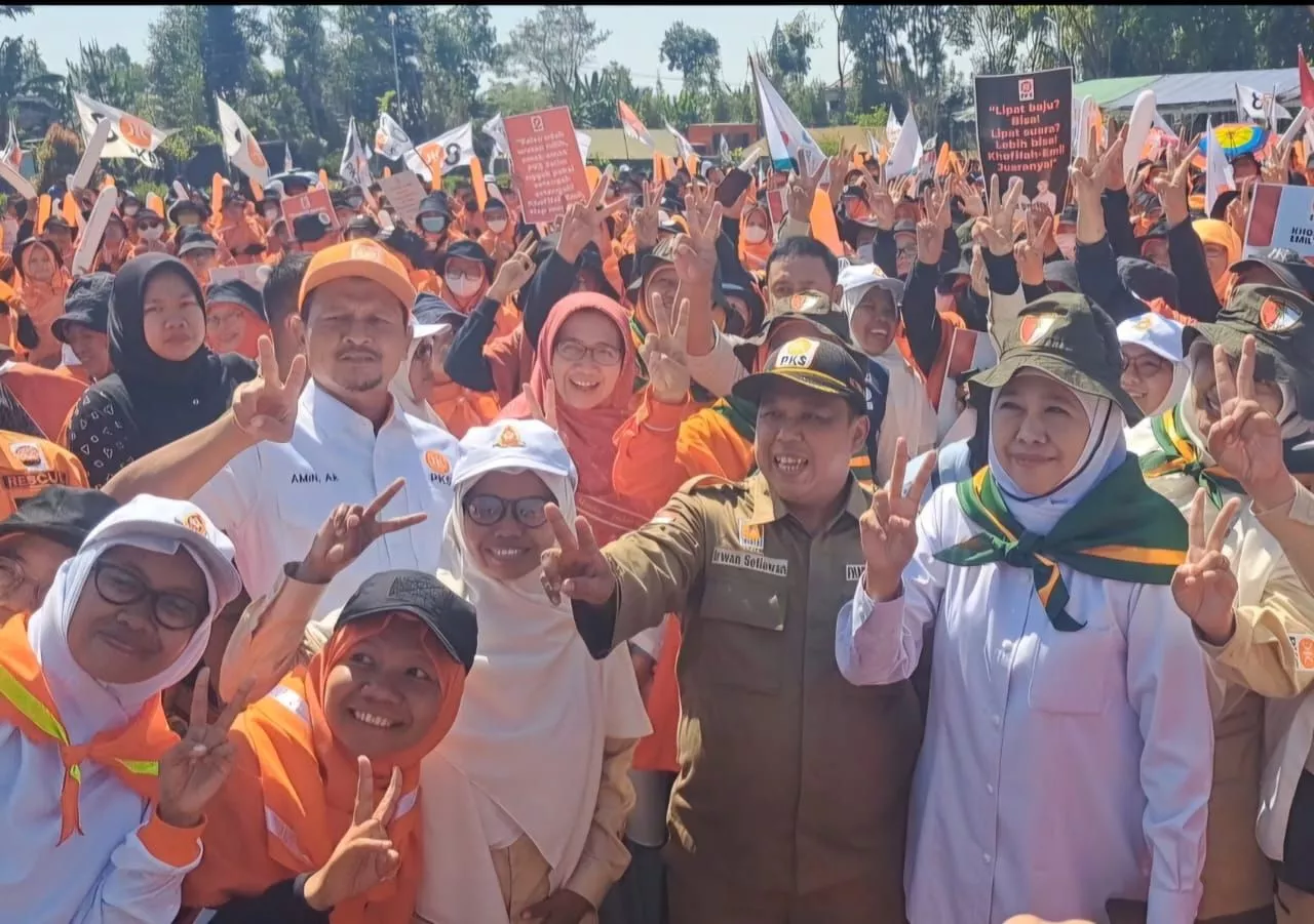 Ratusan Jurkam Emak-Emak PKS Kota Surabaya Siap Menangkan Khofifah Emil