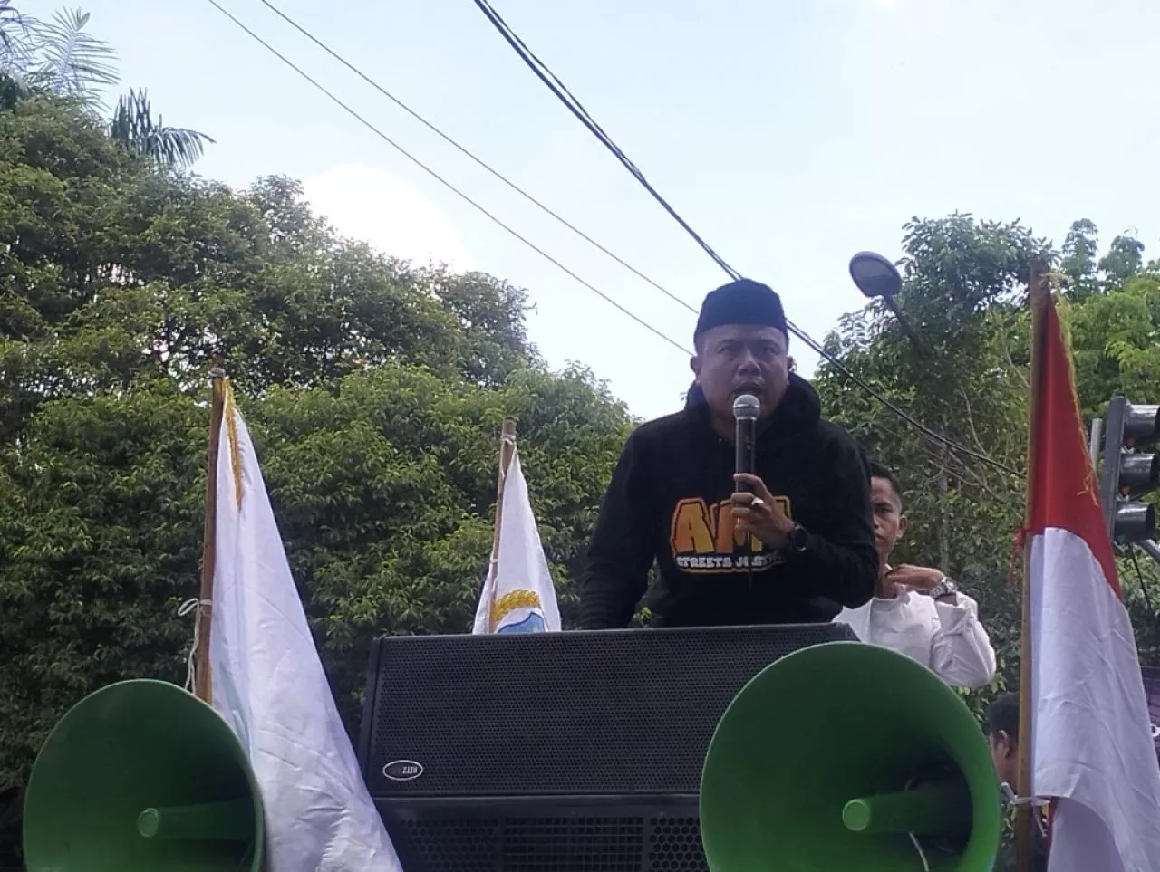 Geruduk Gedung DPRD Surabaya, AMI Desak Kawal Tuntas Kasus Keributan di SMAK Gloria 2