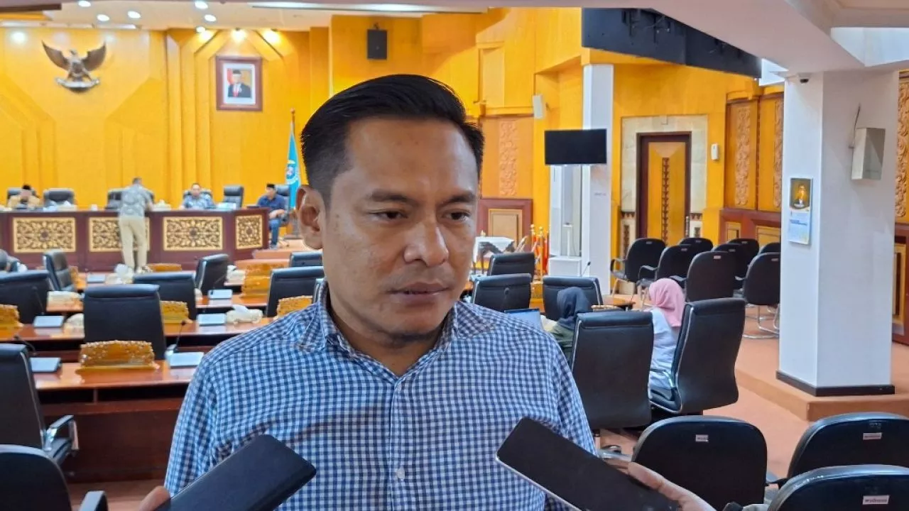 Pimpinan DPRD Minta OJK Beri Keringanan Kredit Bagi Masyarakat Surabaya 