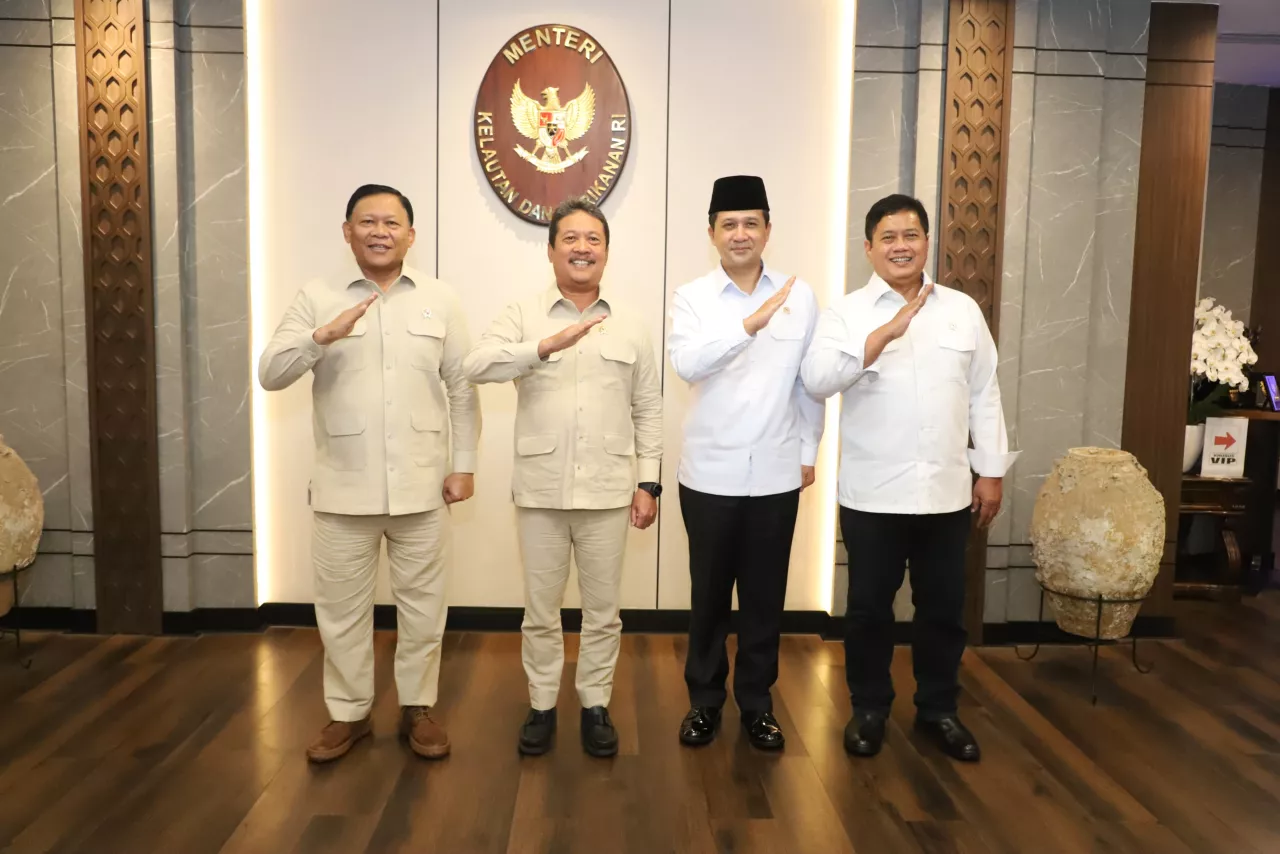 Jajaki Kolaborasi Kementrans-KKP, Viva Yoga: Kita Rintis Pembangunan Industri Di Kawasan Transmigrasi Pesisir
