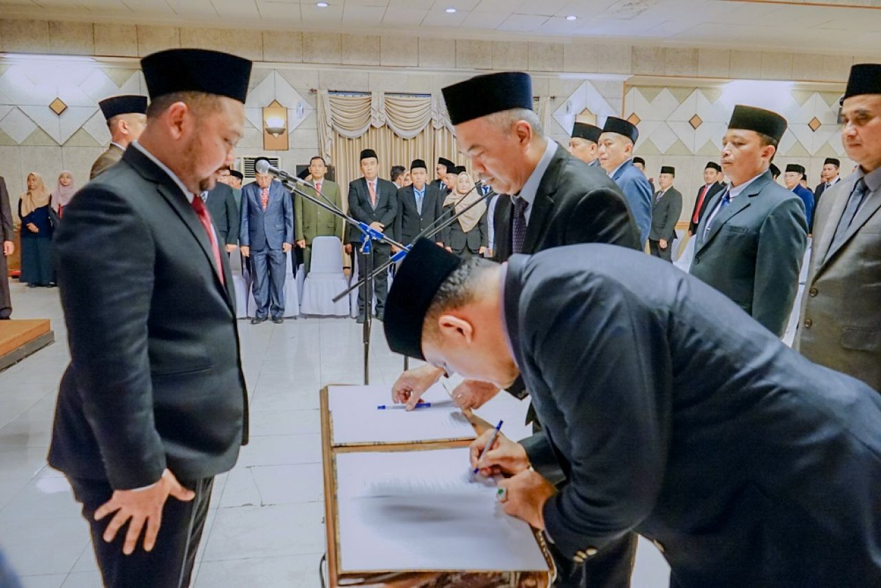 Bupati Fandi Akhmad Yani Lantik 130 Pejabat Baru Pemkab Gresik