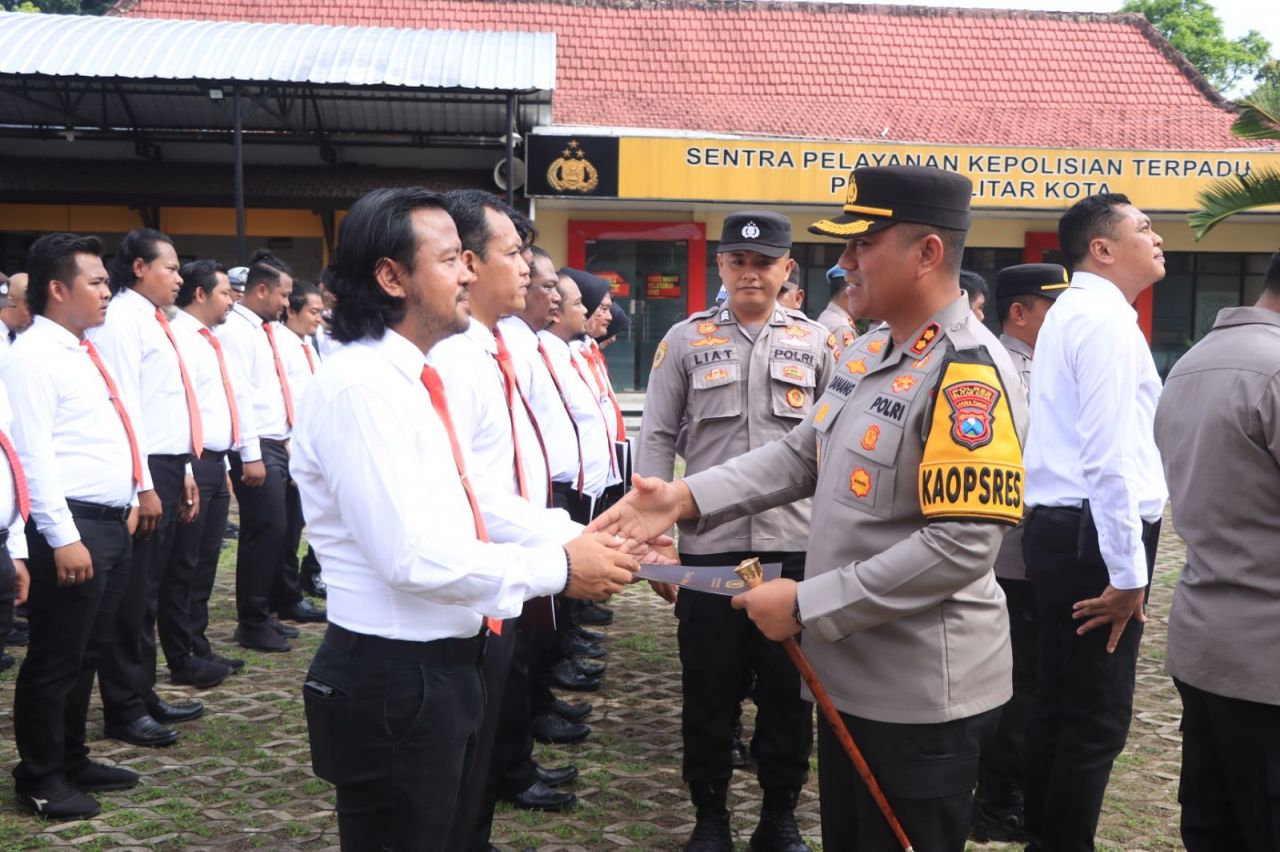 63 Anggota Terima Penghargaan dari Kapolres Blitar Kota, Ini Prestasinya