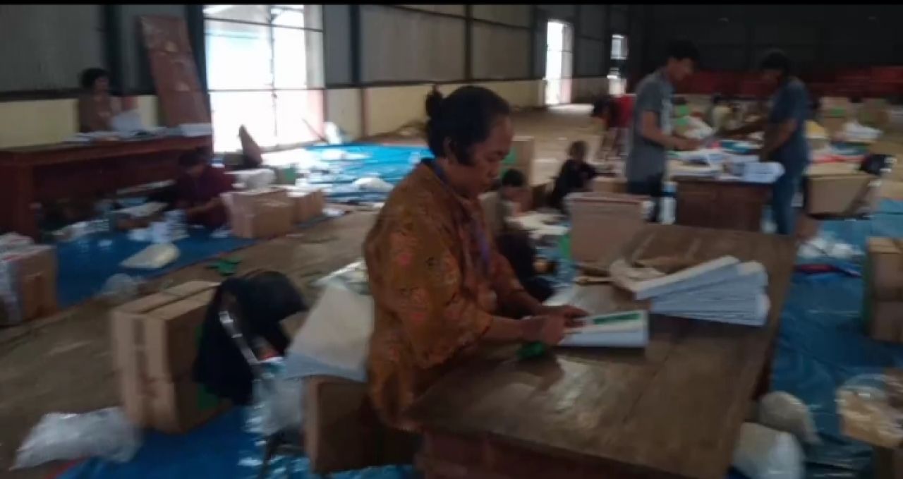 Hingga di Hari ke 4 Pelipatan, KPU Lamongan Temukan 130 Surat Suara Rusak