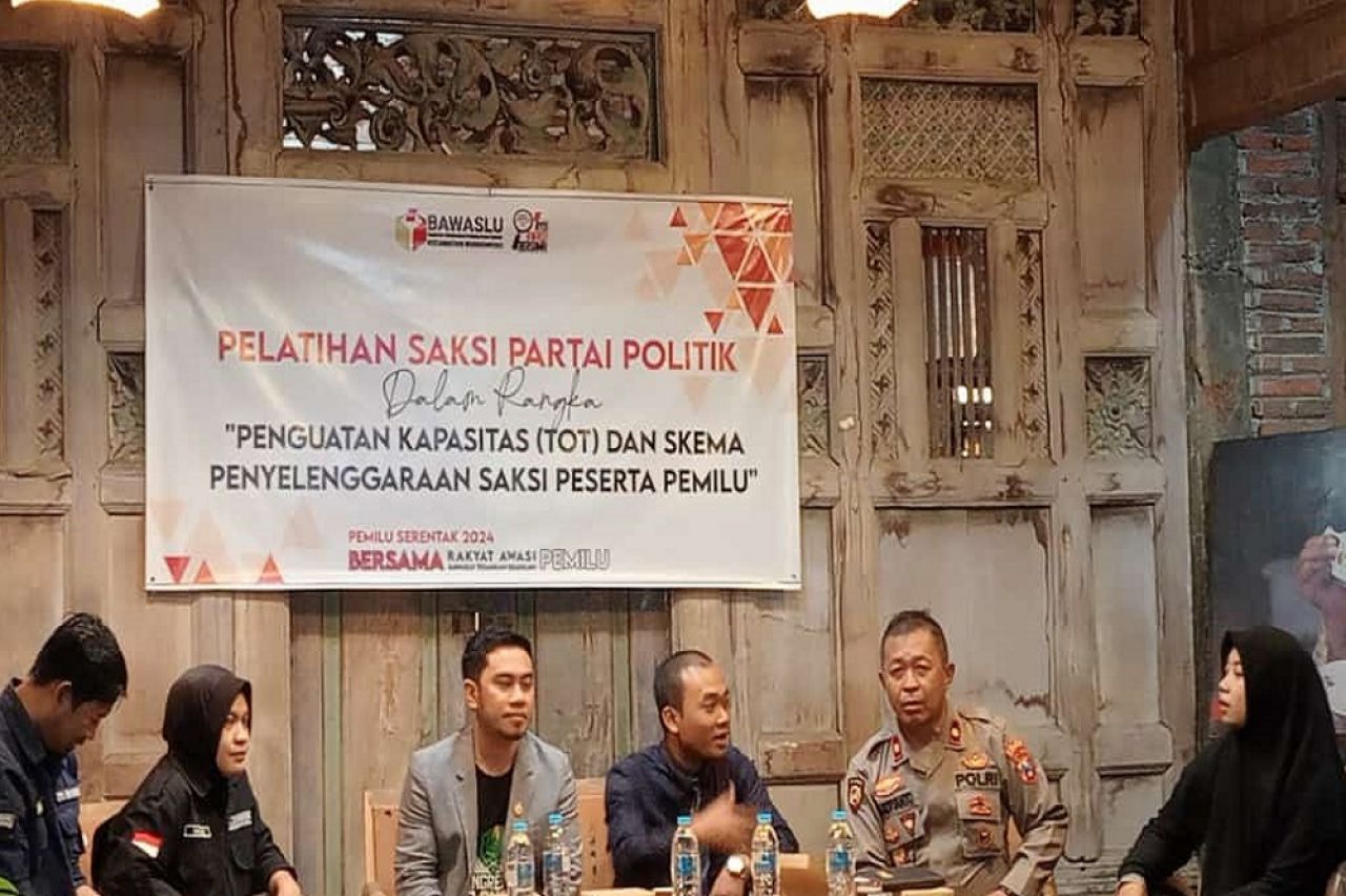 Panwaslu Kecamatan Bondowoso Latih Saksi Parpol dan Petakan Kerawanan Di TPS