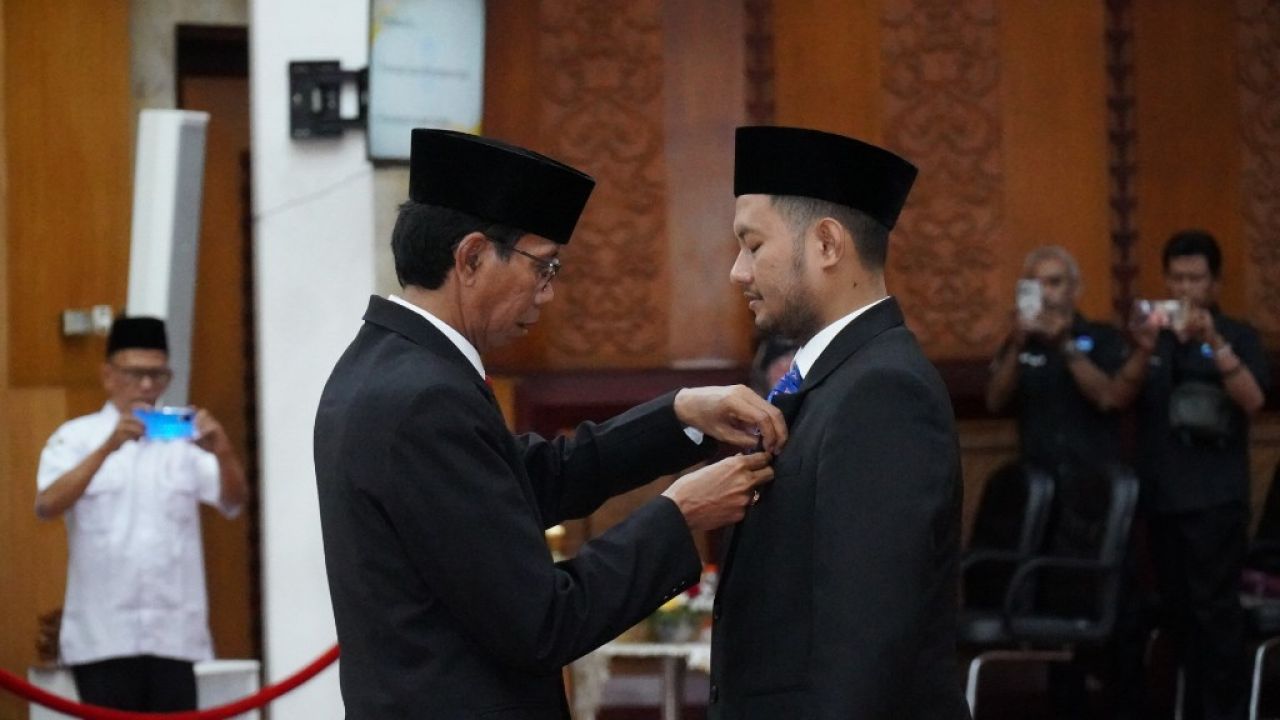 Airlangga Justitia Dilantik Anggota PAW DPRD Surabaya dari Fraksi Demokrat-Nasdem 