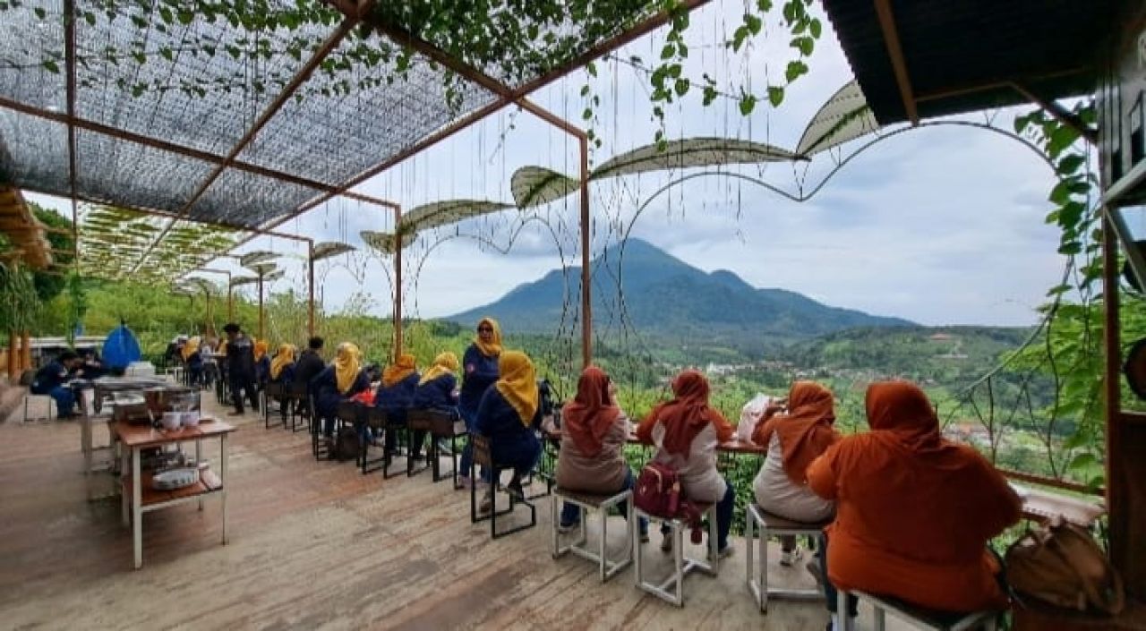 Berkat Ide dan Gagasan Danny Budiman JHM Berhasil Bangun 12 Outlet Tersebar di Jatim 