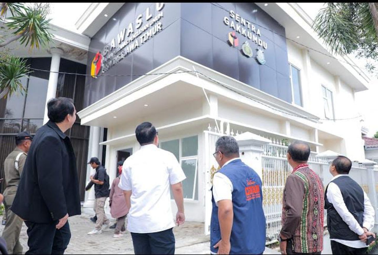 Tinjau Gedung Baru Kantor Bawaslu Jatim, Pj Gubernur Adhy: Semoga Lebih Layak, Aman dan Nyaman