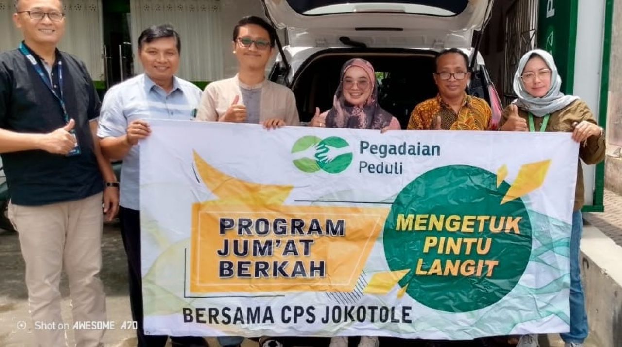 Melalui Program Jum'at Berkah Pegadaian Kanwil XII Bagikan Ribuan Makanan Siap Saji 