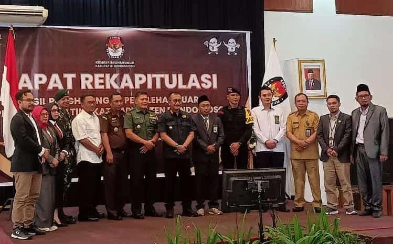 Pj Bupati Bondowoso Buka Rapat Pleno Rekapitulasi Suara Tingkat Kabupaten