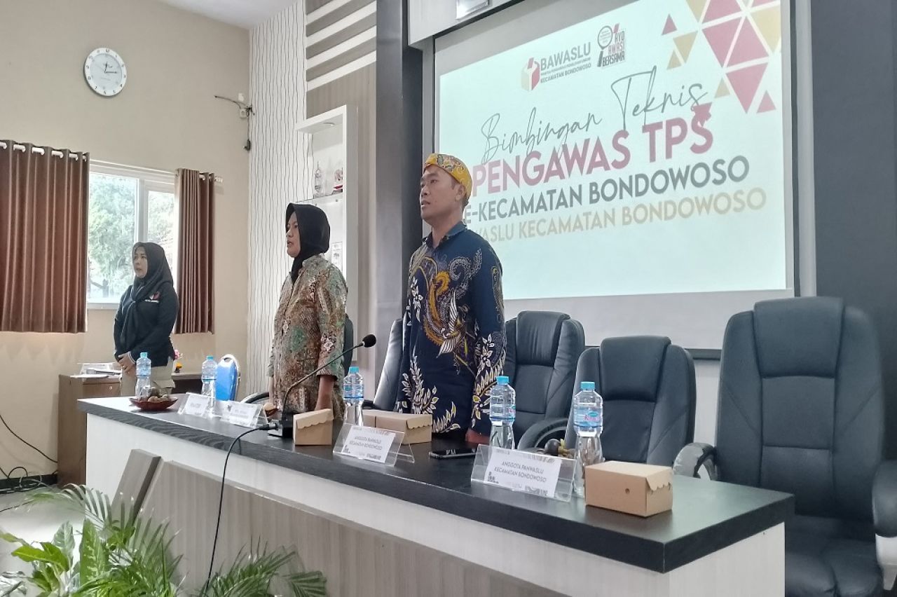 Panwascam Bondowoso Gelar Bimtek Pengawas TPS