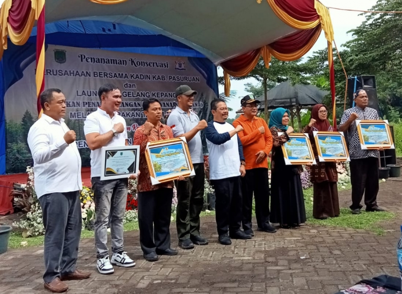 Selamatkan Lingkungan, Pj Bupati Pasuruan Ajak Kadin Menanam Pohon 
