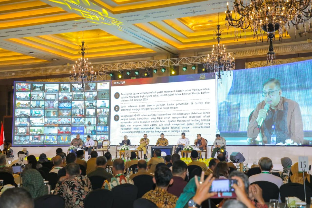 Rakor Bersama Mendagri dan Kabapanas, Pj. Gubernur Adhy Pastikan Jatim Siap Kendalikan Inflasi