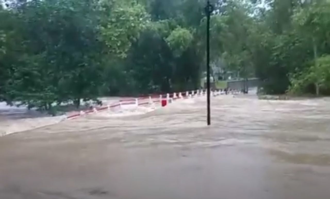 Waspadai Bencana Hidrometeorologi Dampak Dari Cuaca Ekstrim Hingga 18 Maret di Jawa Timur