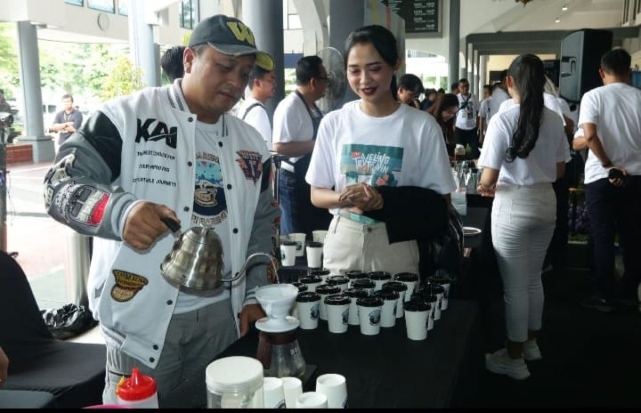 2.750 Cup Kopi Gratis Dan Diskon Tiket 20 Persen Untuk Pelanggan KAI sampai 2 Maret