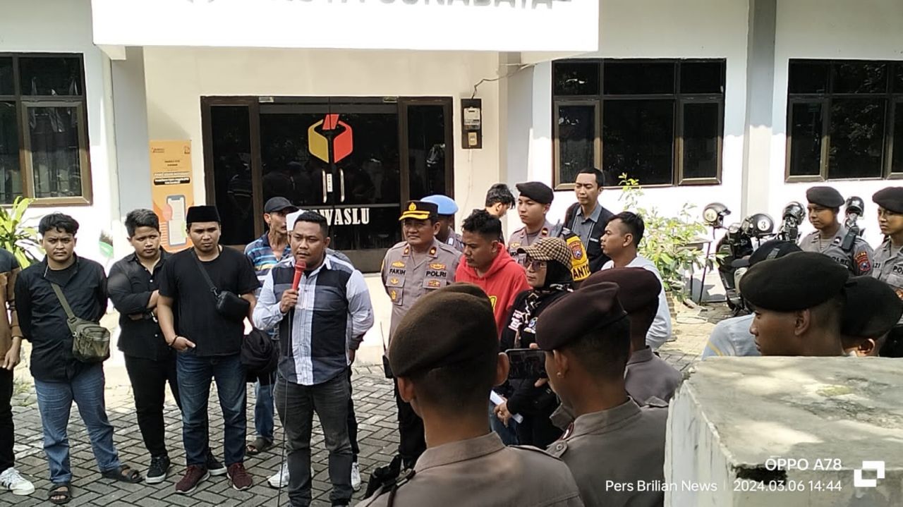 Tak Puas AMI Akan Demo Rumah Komisioner KPU Surabaya