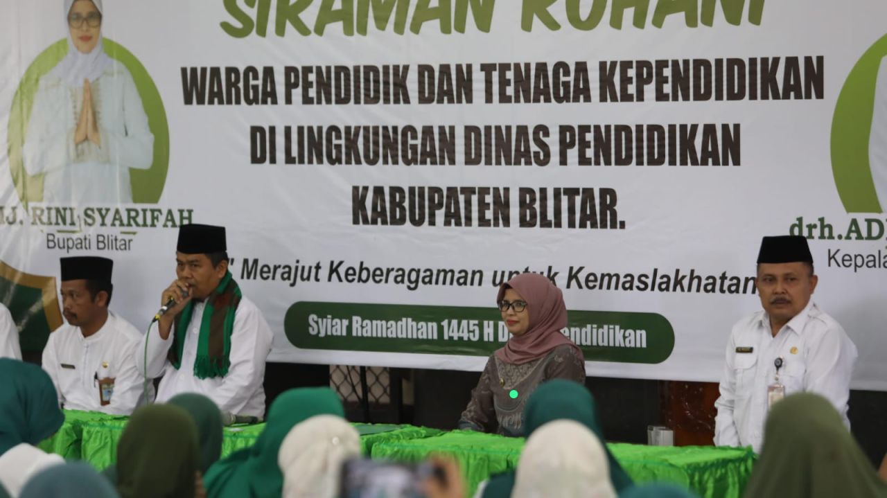 Di Acara Siraman Rohani, Bupati Blitar Berikan Motivasi kepada Ribuan Guru