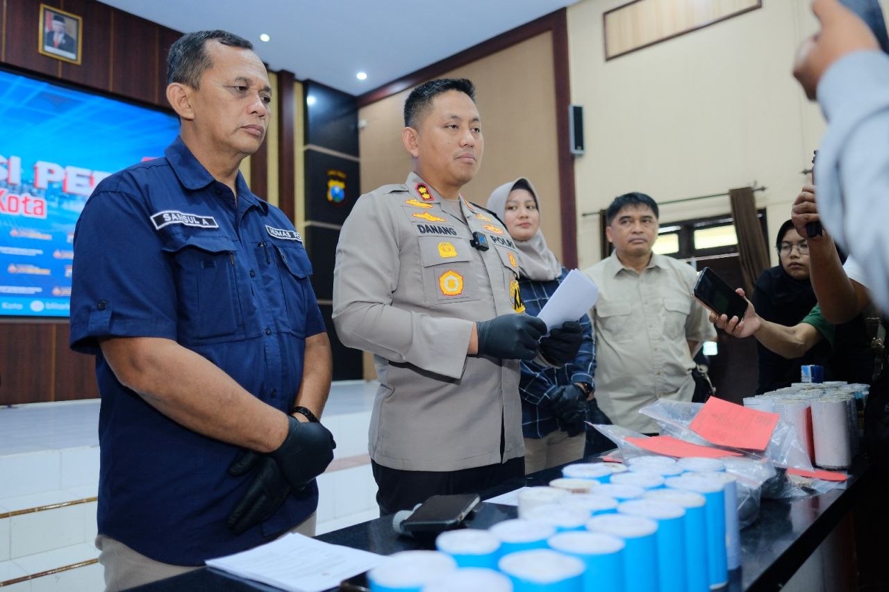 Rakit dan Jual Bahan Petasan, 2 Pelajar Diamankan Polres Blitar Kota