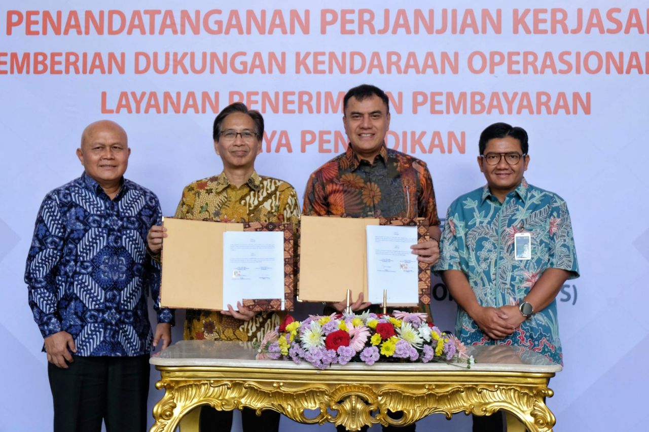 Perjanjian kerja sama layanan penerimaan pembayaran biaya pendidikan antara BNI dengan ITS Surabaya dilakukan di Kampus ITS, Kamis (21/03/2024)