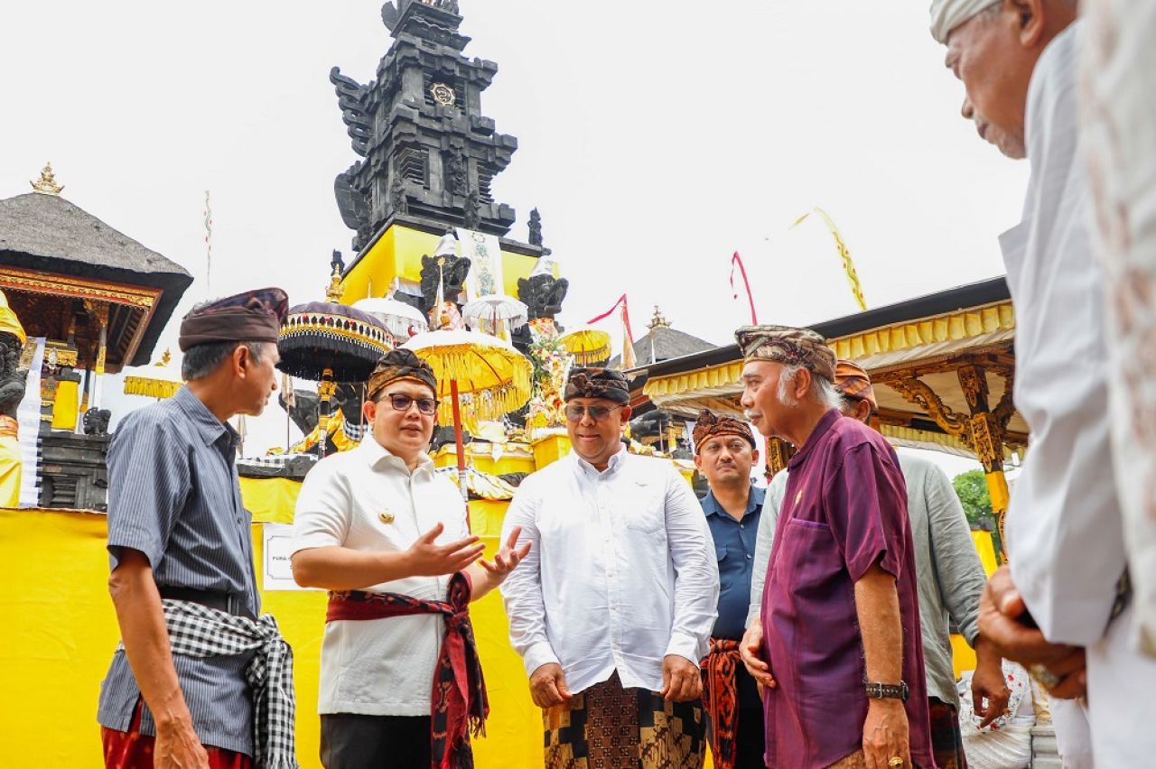 Tinjau Pura Agung Jagat Karana, Pj. Gubernur Siap Wujudkan Harapan PHDI Jatim Miliki Kantor Sendiri