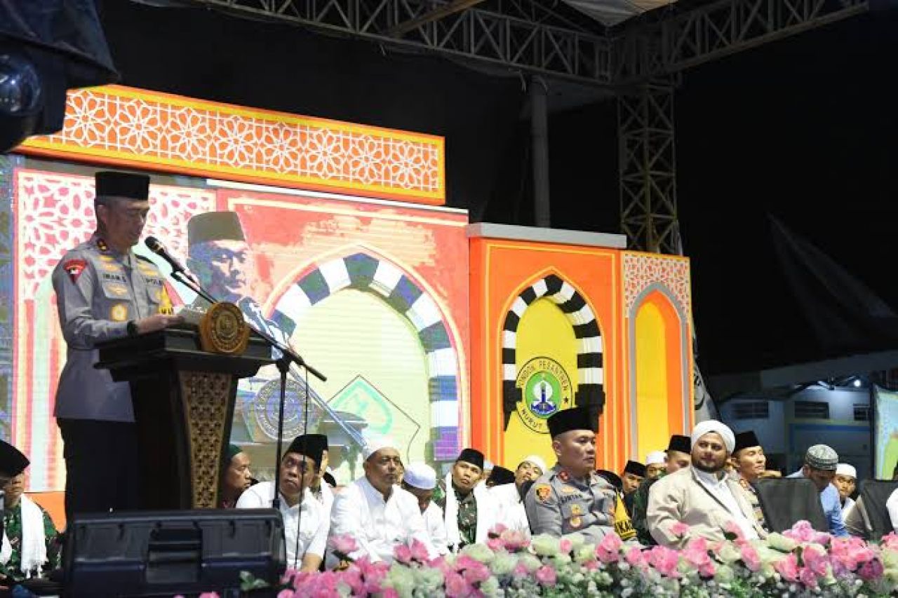 Kapolda Jawa Timur Irjen Pol. Drs. Imam Sugianto Hadiri Haul Di Pondok Pesantren Nurut Taqwa