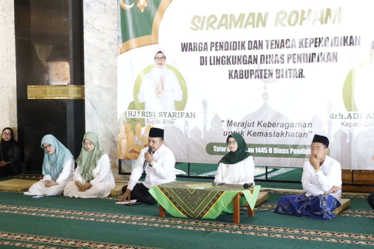 Bupati Rini Syarifah Hadiri Siraman Rohani Tenaga Pendidik SMP se-Kabupaten Blitar