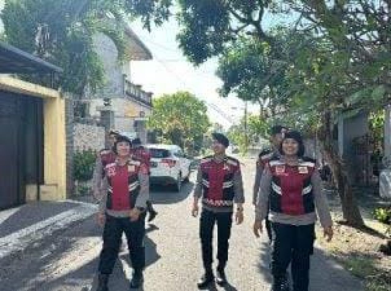 Patroli Cipta Kondisi Polres Bondowoso Keliling Kerumah warga