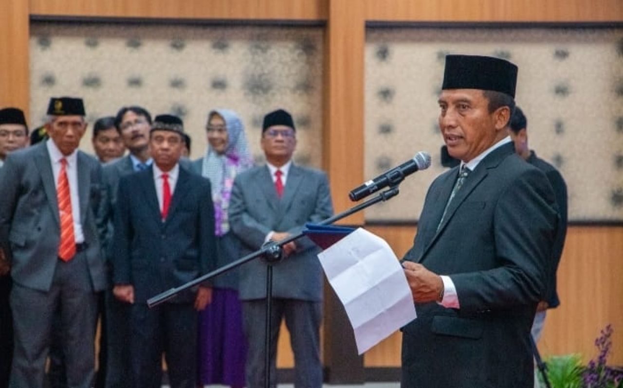 Resmi Lantik Pejabat Baru, Rektor Unesa: Lakukan Transformasi dan Tingkatkan Reputasi Kampus
