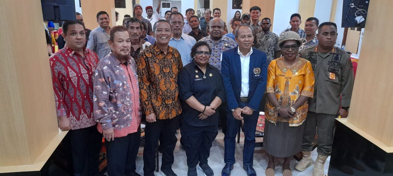 PJ Gubernur Ribka Haluk Buka Uji Kompetensi Wartawan Perdana Papua Tengah
