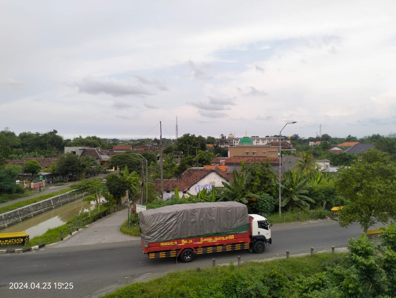 Guyon Maton Parikeno Wayah Sore